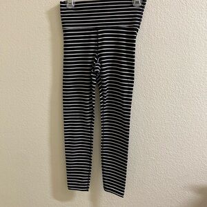 Athletics Small Black White Leggings 22” Inseam‎